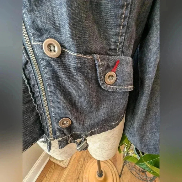 Chico's Platinum Denim Jacket Size 2 - Picture 9 of 13